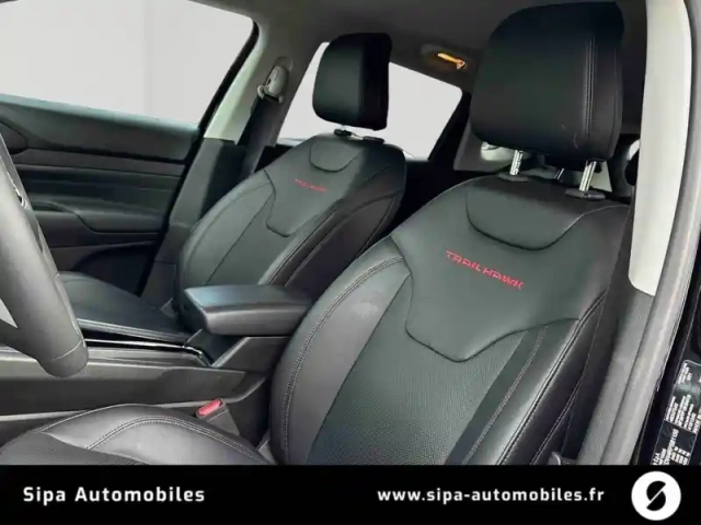 Jeep Compass 1.3 phev t4 240 ch 4xe eawd — photo 12