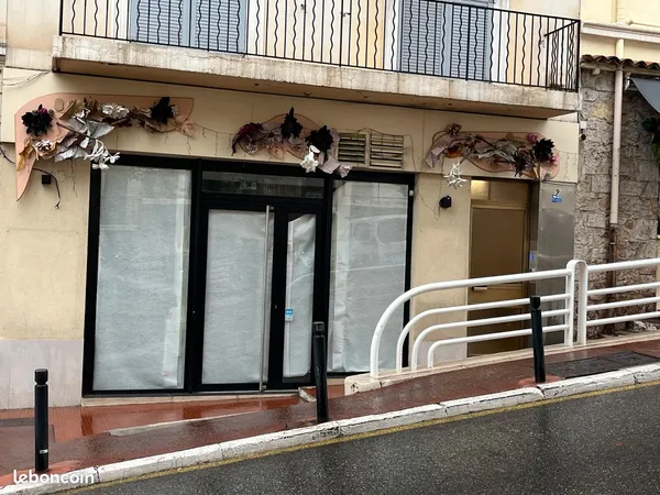 Boutique environ 50 m2 marché Forville.Cannes