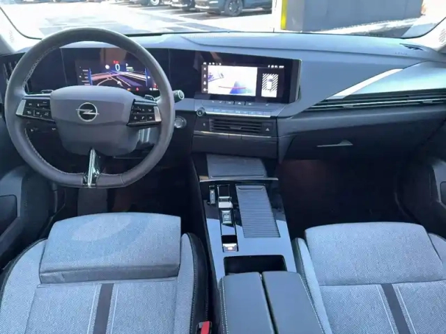 Opel Astra hybrid 180 ch bva8 — photo 5