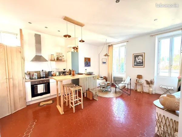 La ciotat centre-ville - t2 de 41 m² entièrement rénové - charme de l'ancien