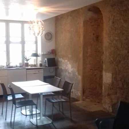 Maison avec cour en centre ville d'Aubusson