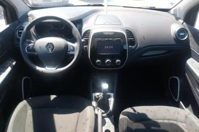 Renault Captur tce 120 energy — photo 9