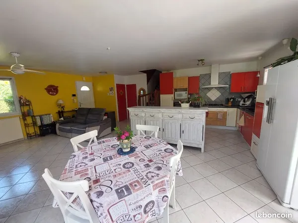 Maison 5 pieces, 4 ch, 120m2 et piscine hors sol