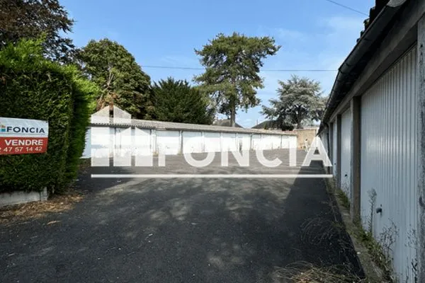 Stationnement Location Château-Renault   60€