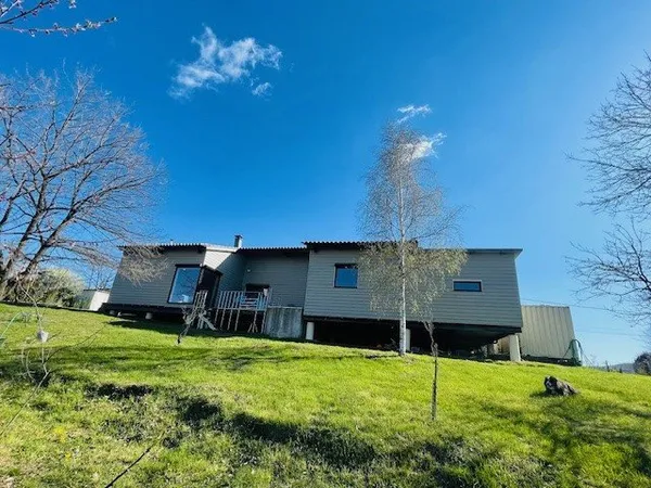 LE CHAMBON - MAISON T6 - 150m2 - GARAGE