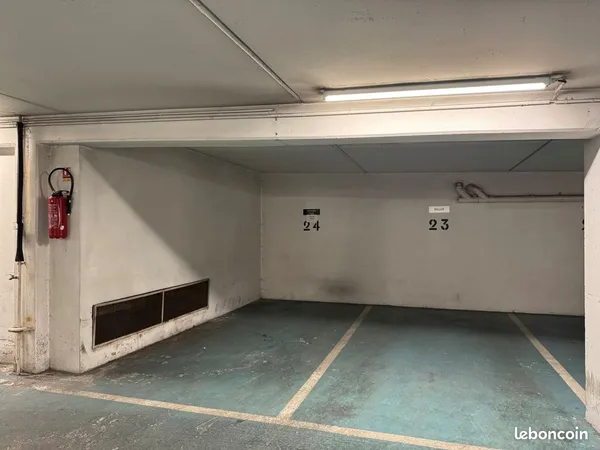 VEND - Place de parking - Paris 10e