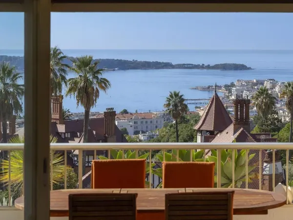 EXCLUSIVITE: charmant 3 pièces à la vue mer panoramique