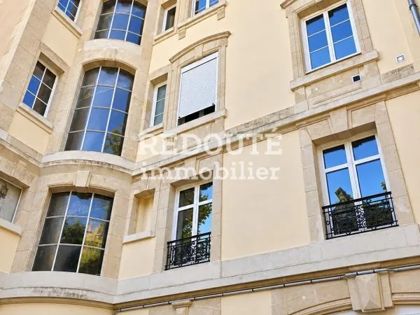 CHARME DE L'ANCIEN & RÉNOVATION CONTEMPORAINE - HYPER CENTRE