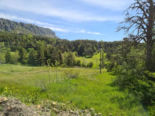 À vendre  Terrain constructible à Andon (06750