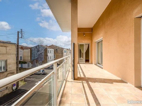 Centre-ville, appart 4ch, terrasse, parking