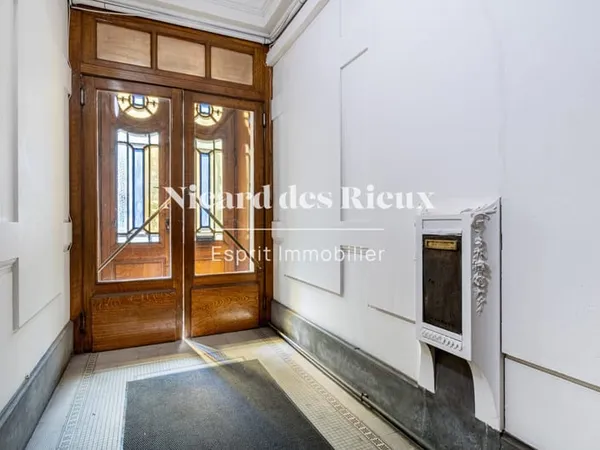 LIMOGES HYPERCENTRE - APPARTEMENT REMARQUABLE DE 198 M² - L