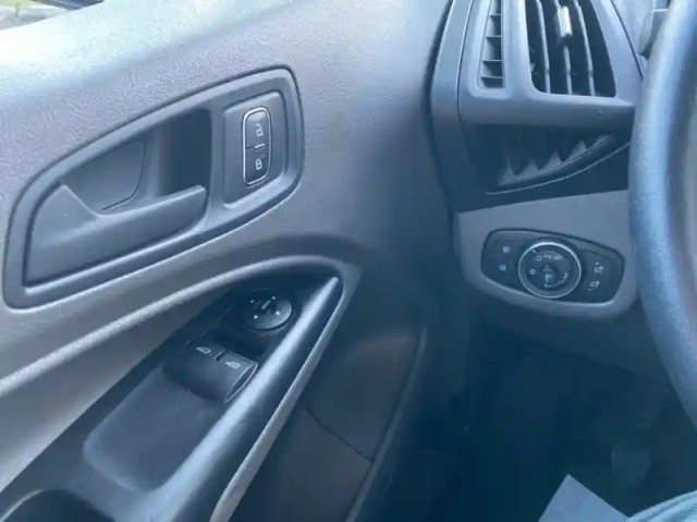 Ford Transit Connect fourgonnette l2 1.0e 100ch e85 trend business — photo 6