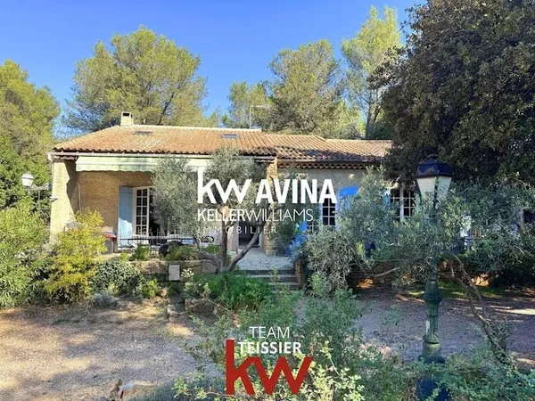 Maison 7 pièces 301 m²