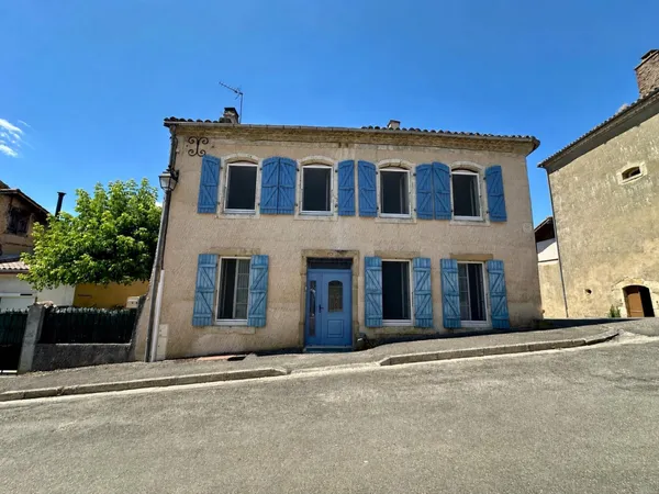Maison de caractère avec dépendance au coeur de Manciet