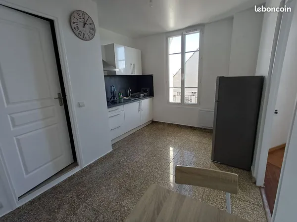 T2 meublé 26 m² - Proche Gare RER D