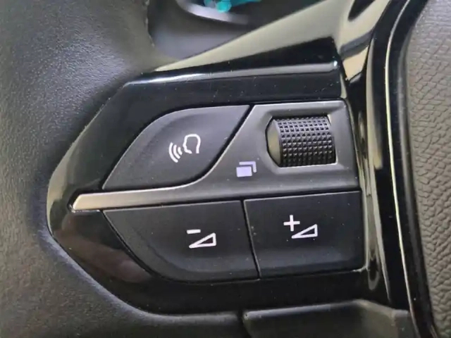 Peugeot 2008 electrique 136 ch — photo 62