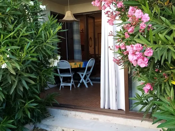 F2-42m2-parking-cour-plein sud-canet-plage