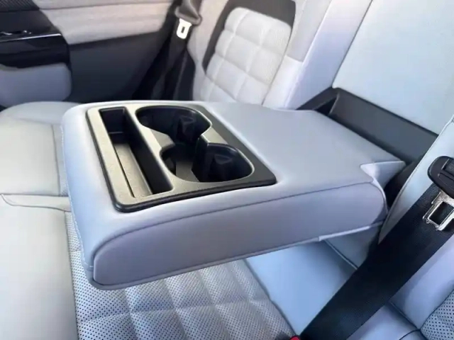 Citroën C5 Aircross hybride 145 ch e-dcs6 — photo 32