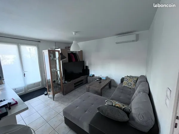A louer maisonnette à Semoy