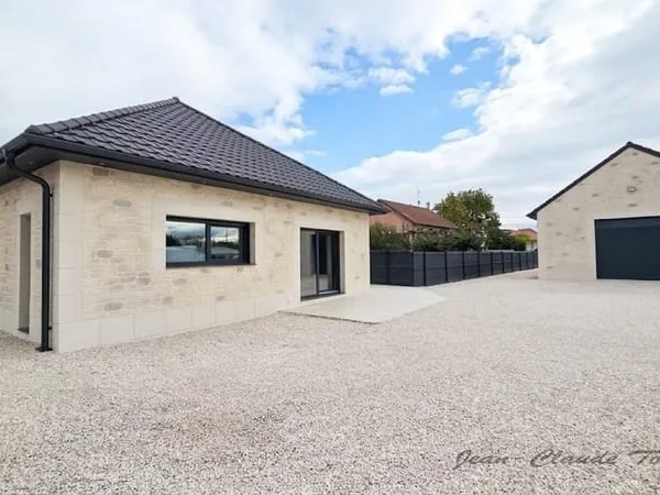Maison de standing en plain-pied - Secteur Delle (90)