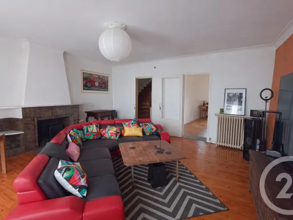Maison 6 pièces 326 m²