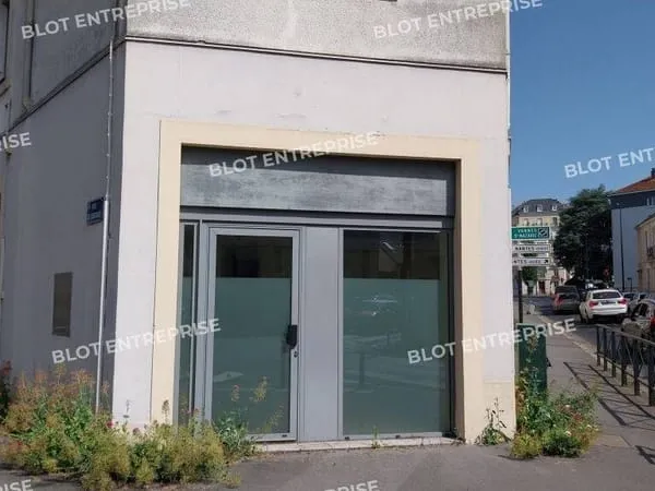 Local commercial 110 m²