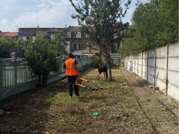 Garage avec place de parking et jardin Lille