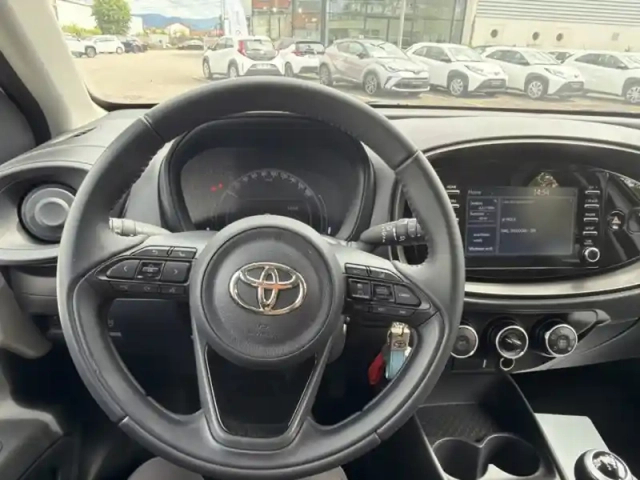 Toyota Aygo 1.0 vvt-i 72 dynamic — photo 12