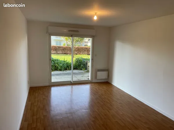 T2 40 m² rénové avec terrasse & parking privé - Centre-bourg