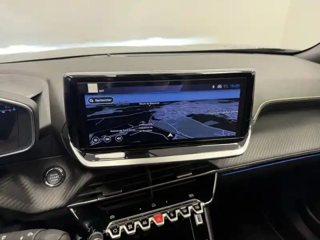 Peugeot 2008 hybrid 145 e-dcs6 — photo 31