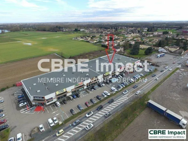 Local commercial 518 m²