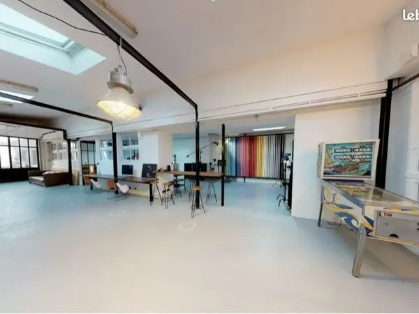 Surface 486m2 - Porte de la Chapelle - Fort potentiel