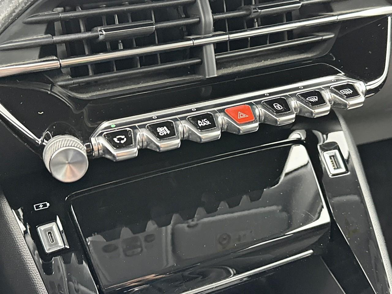 Peugeot 2008 puretech 100 s&s bvm6 allure pack — photo 27