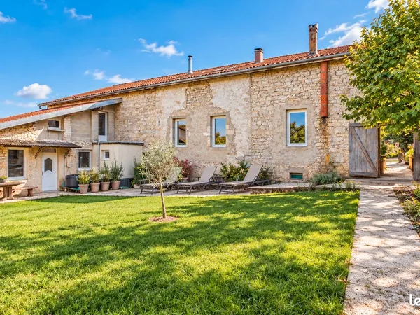 Maison 9 pièces 251 m²