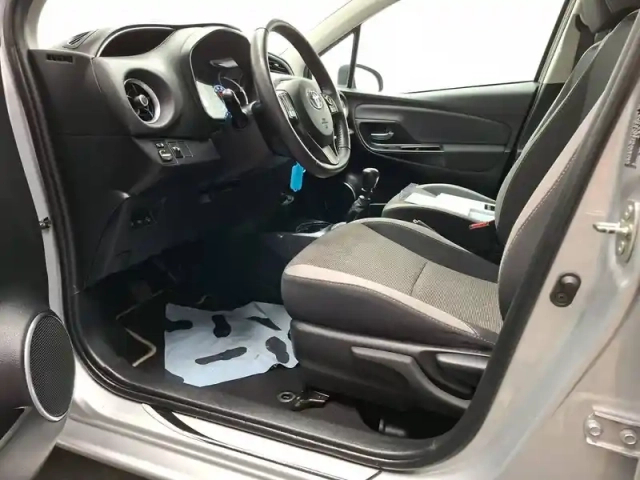 Toyota Yaris 110 vvt-i — photo 14
