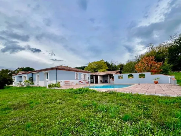 Maison de plain-pied 5 pièces 145 m²