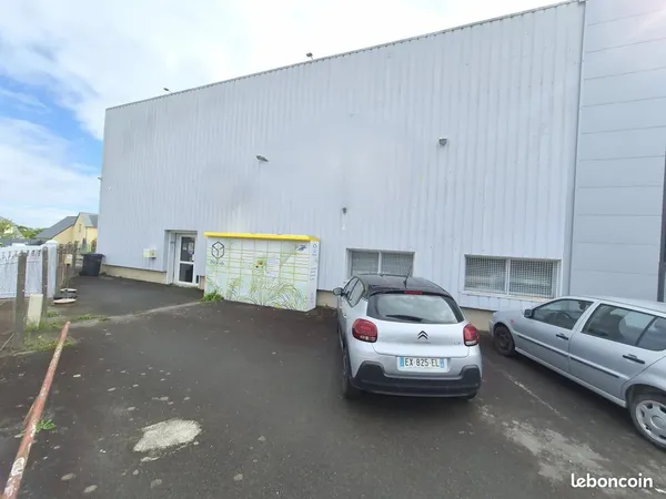 Local commercial 540 m² Lécousse