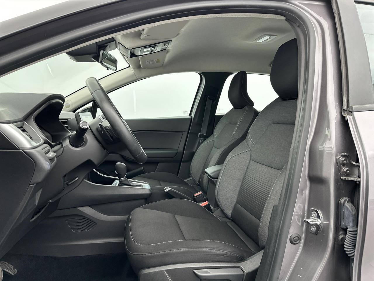 Renault Captur blue dci 115 edc business — photo 9