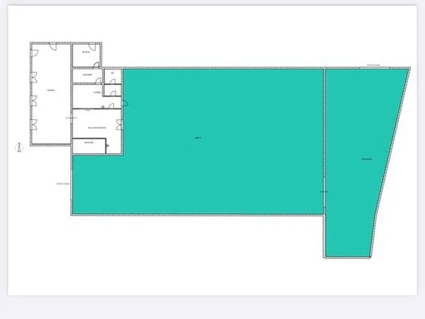 Local d'activité env. 870 m² + 1 500 m² extérieur sécurisé