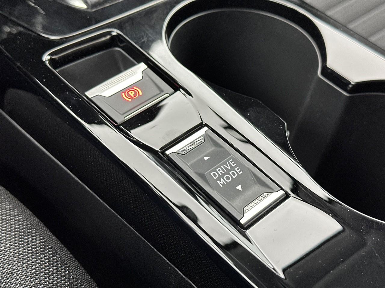 Peugeot 208 electrique 50 kwh 136ch like — photo 30