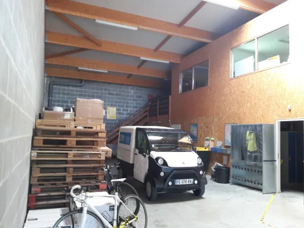 Local industriel 257 m²