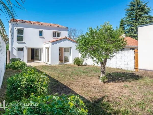 Maison Vertou 127 m² hab, 5 chambres + bureau, garage et jardin.