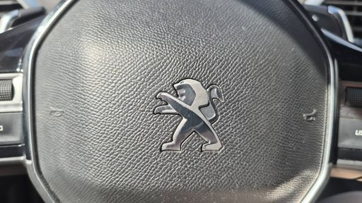 Peugeot 3008 1.6 THP 300 Hybrid4 EAT8 - Allure Pack – 2021 – 98045 km – Hybride rechargeable – Boîte Automatique — photo 10