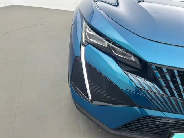 Peugeot 408 phev 225 e-eat8 — photo 16