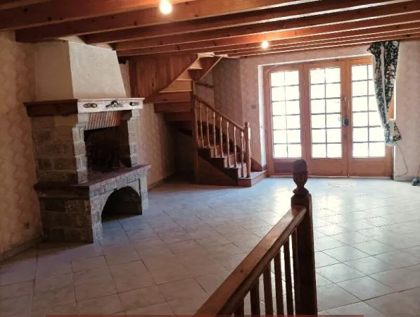 Maison à Rénover Antugnac 7 pièce(s) 121 m2 avec garage et grange