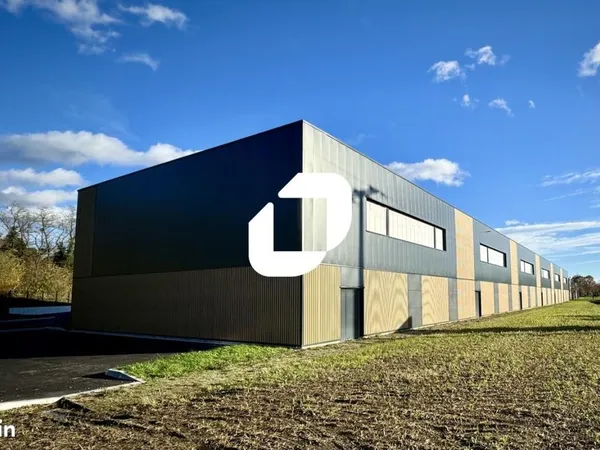 Local d'activité 379 m²