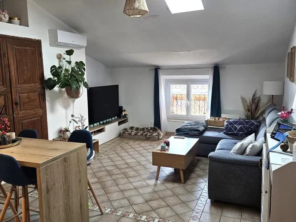 Appartement traversant T2 de 48m² - 3e étage