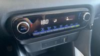 Toyota Yaris 116h Dynamic 5p MY22 — photo 26