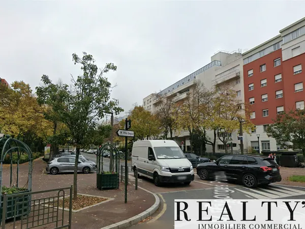 Boutique 2 pièces 175 m²