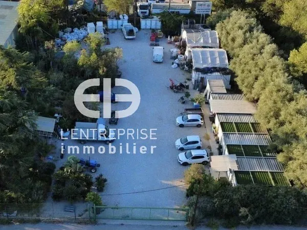 Terrain 2352 m²